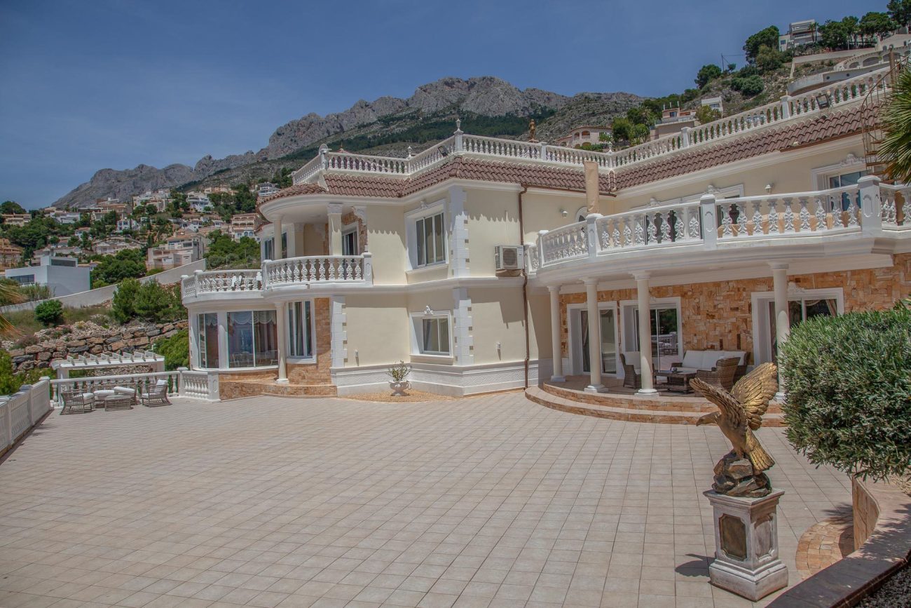 Spectacular luxury villa with views in Costa Blanca