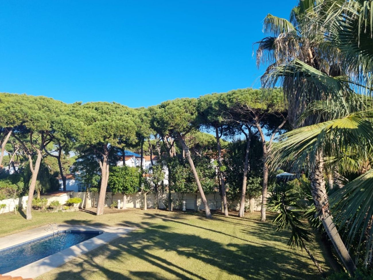 Location of the house: the quietest area, less than 100 meters to Castelldefels beach
