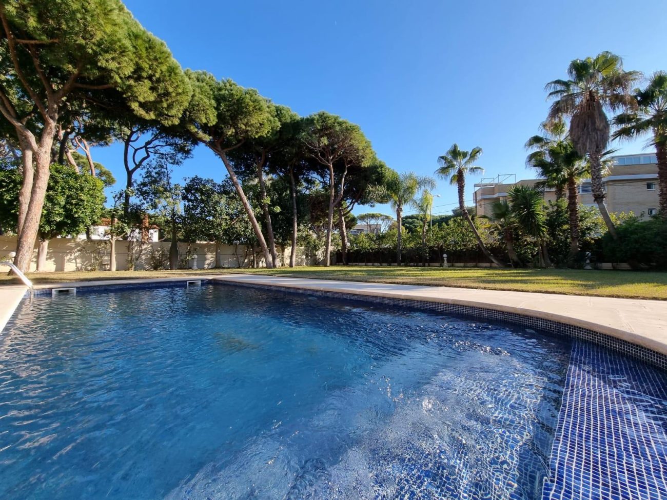 Location of the house: the quietest area, less than 100 meters to Castelldefels beach