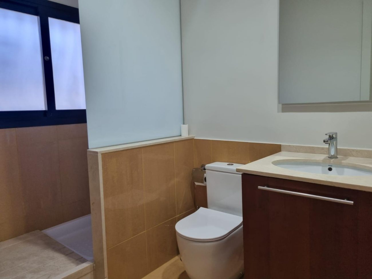 Location of the house: the quietest area, less than 100 meters to Castelldefels beach