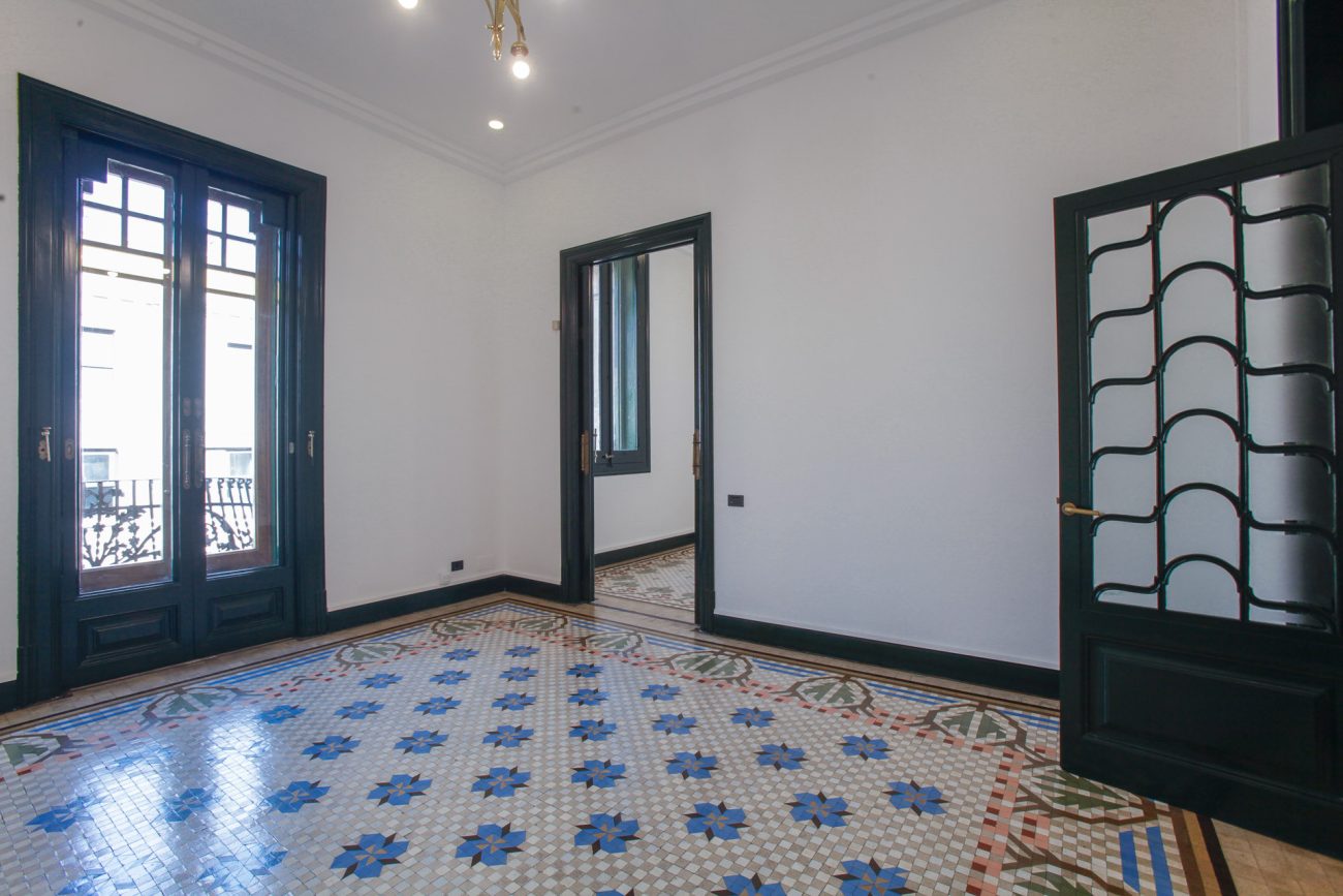 Completely renovated office in a modernist building