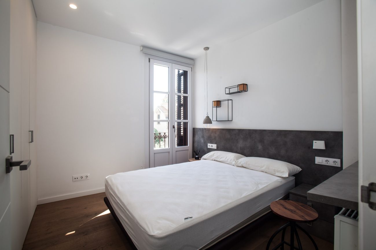 Spectacular apartment in a stately building in the heart of Barcelona