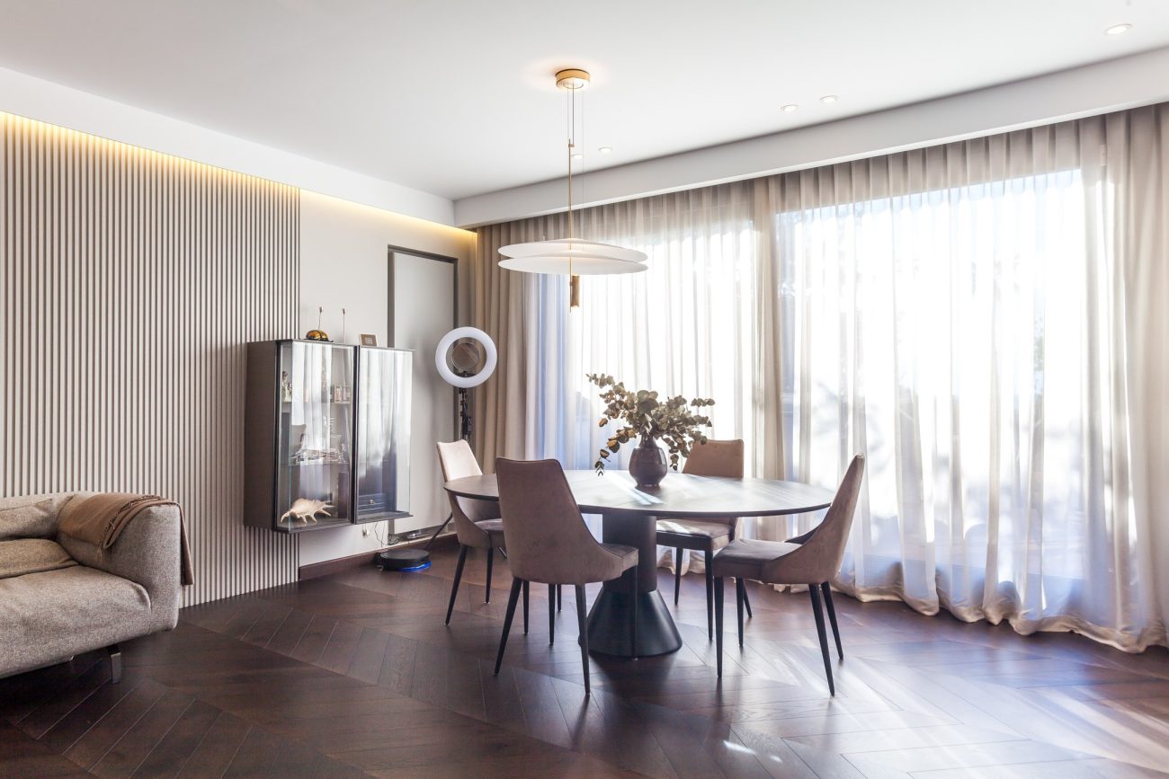 Immerse yourself in the luxury seaside experience in this frontline gem in Castelldefels with eco-innovative and technological features!