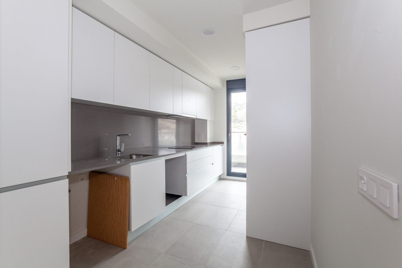 A new modern complex in the nearest suburb of Barcelona, a 5-minute walk from the sandy beach