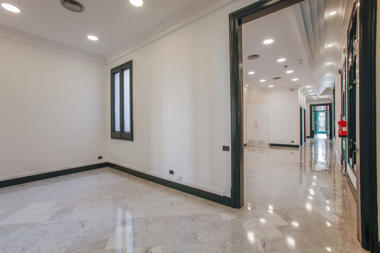Completely renovated office in a modernist building