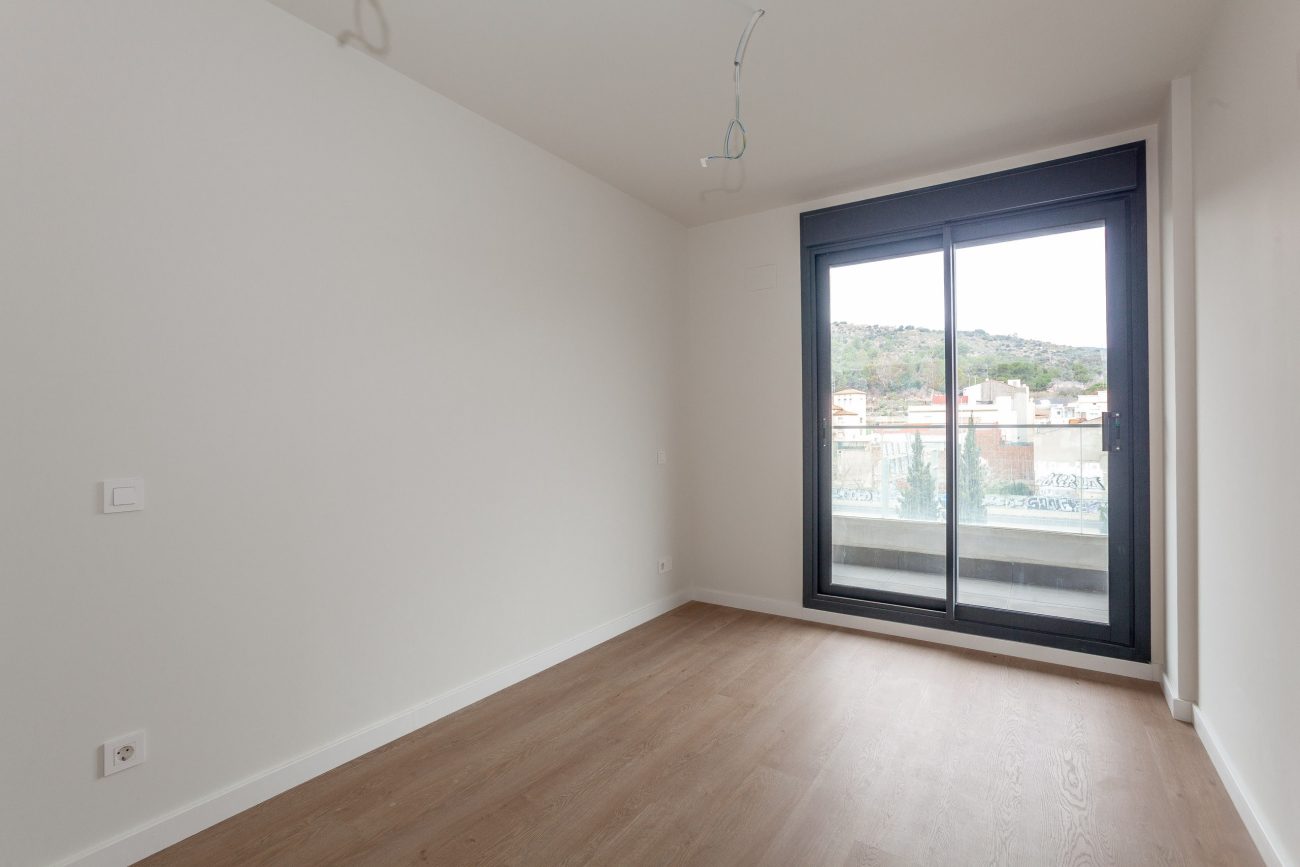 A new modern complex in the nearest suburb of Barcelona, a 5-minute walk from the sandy beach