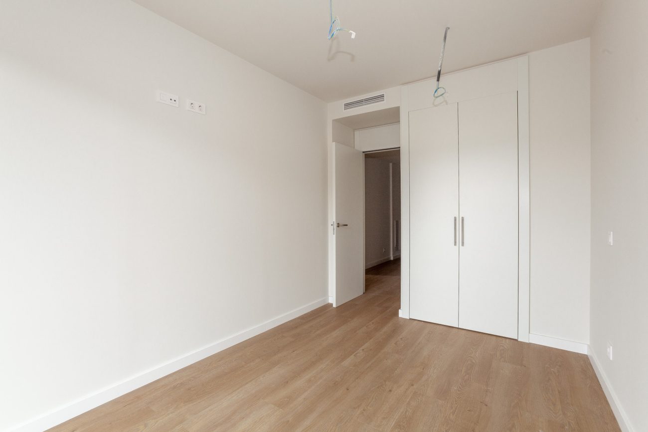 A new modern complex in the nearest suburb of Barcelona, a 5-minute walk from the sandy beach