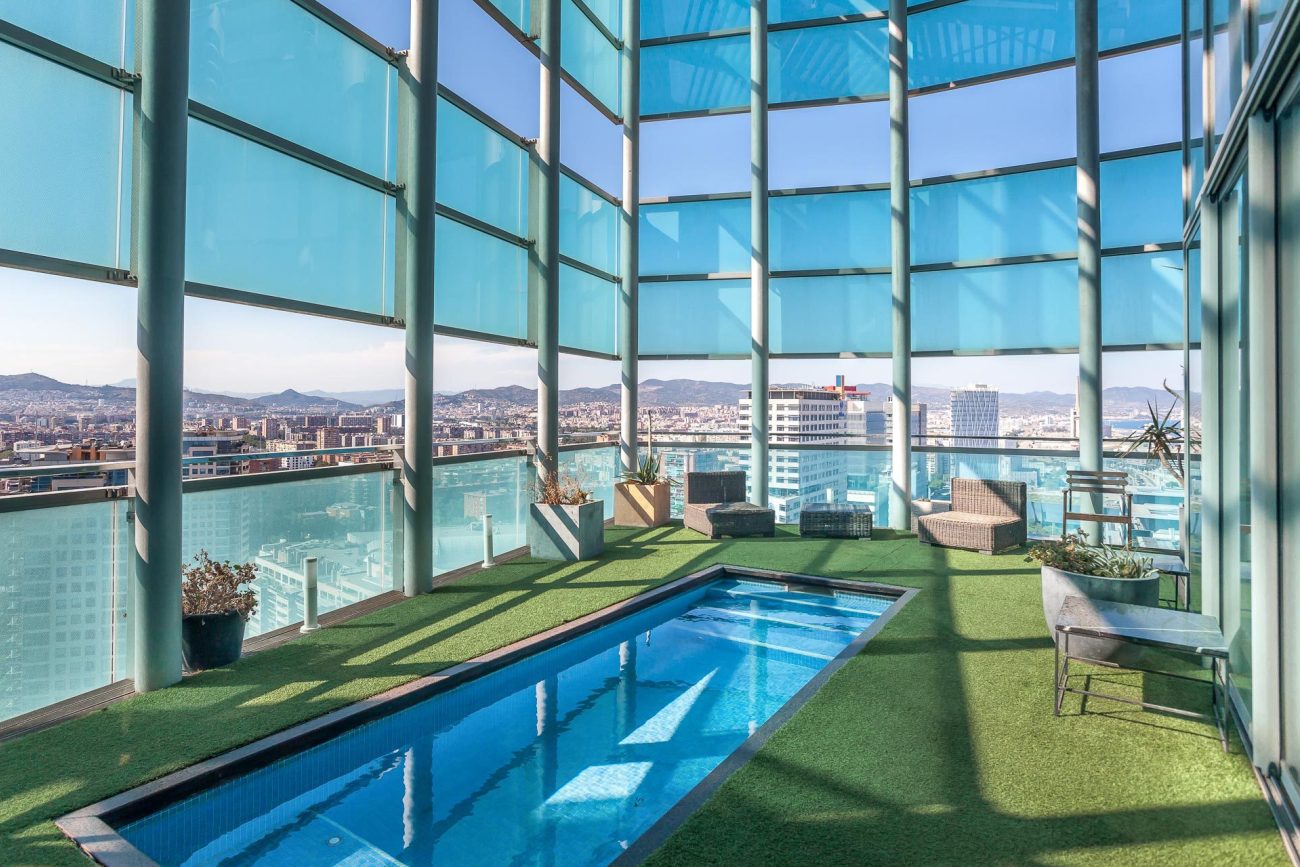 Penthouse on the 25th floor in a prestigious residential complex