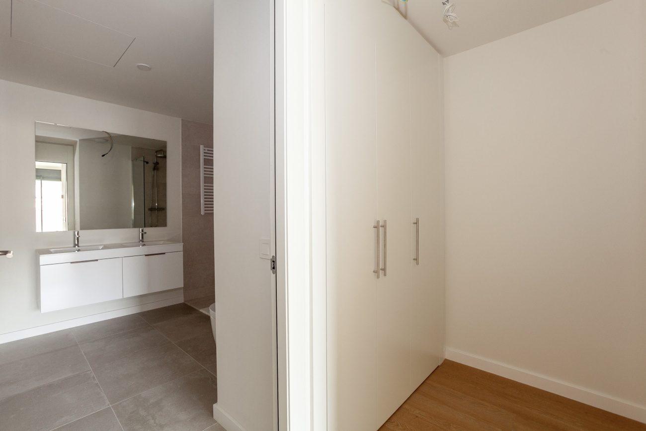 A new modern complex in the nearest suburb of Barcelona, a 5-minute walk from the sandy beach