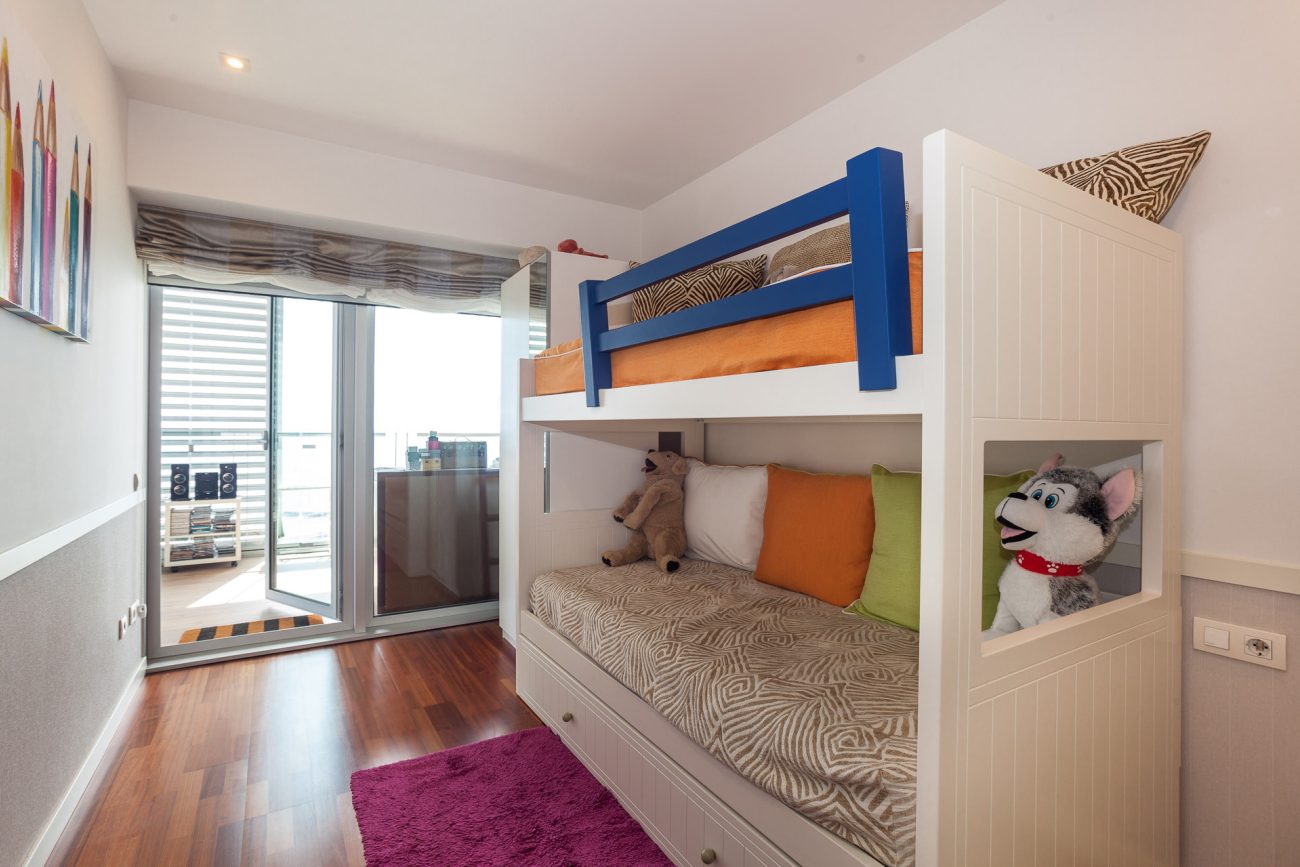 Seafront apartment with panoramic views in the most prestigious residential complex in Barcelona