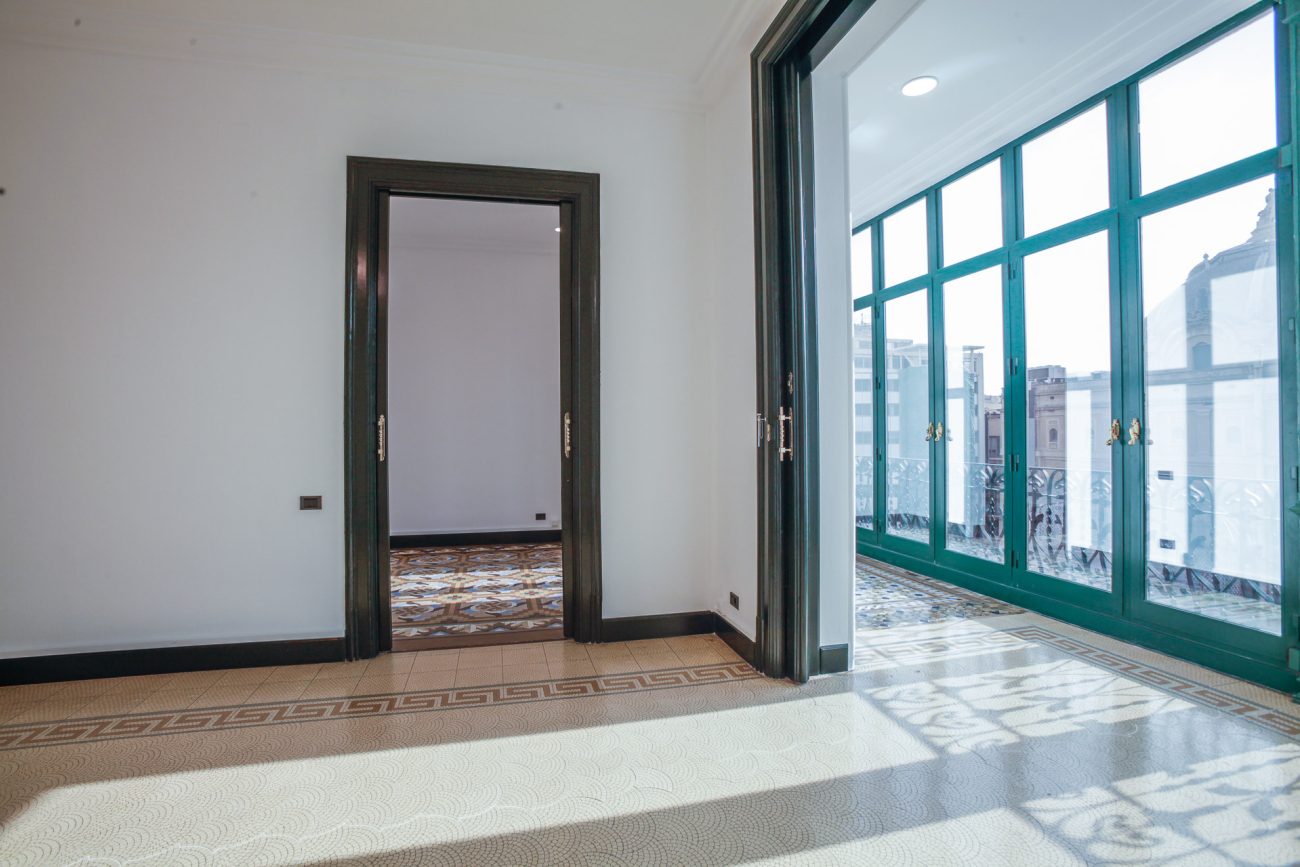Completely renovated office in a modernist building