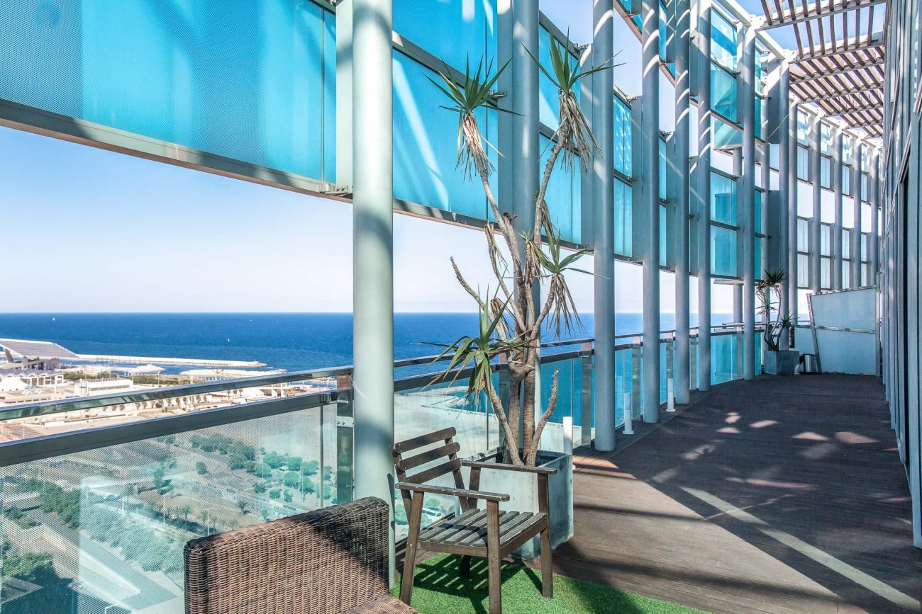 Penthouse on the 25th floor in a prestigious residential complex