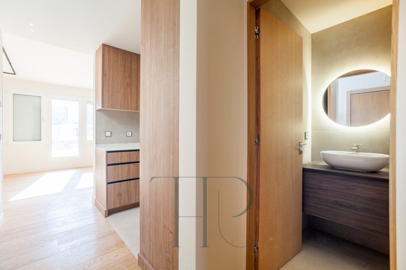 Spectacular penthouse with two large terraces and high-quality finishes