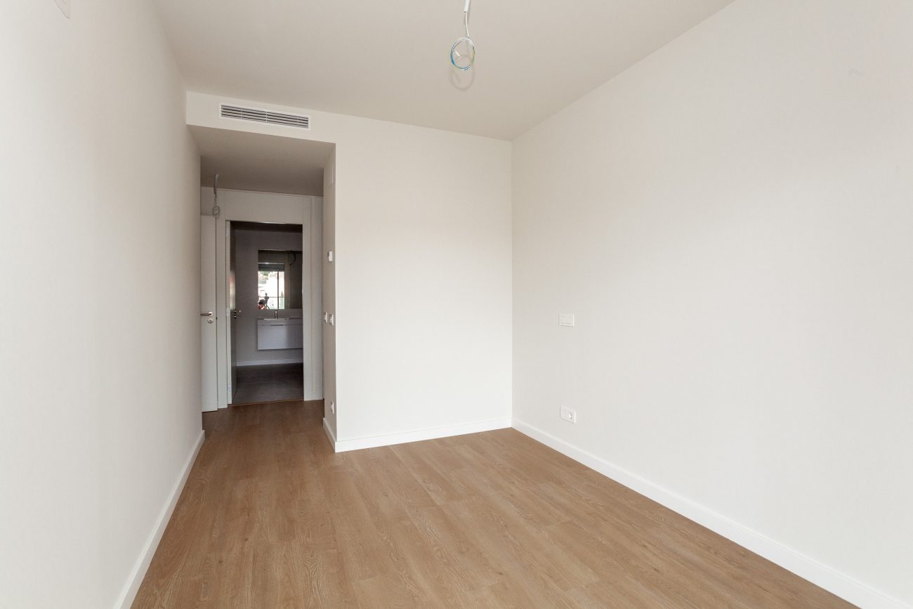 A new modern complex in the nearest suburb of Barcelona, a 5-minute walk from the sandy beach