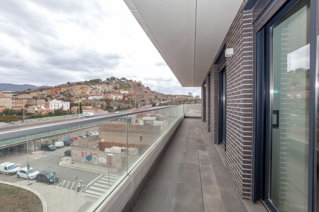A new modern complex in the nearest suburb of Barcelona, a 5-minute walk from the sandy beach