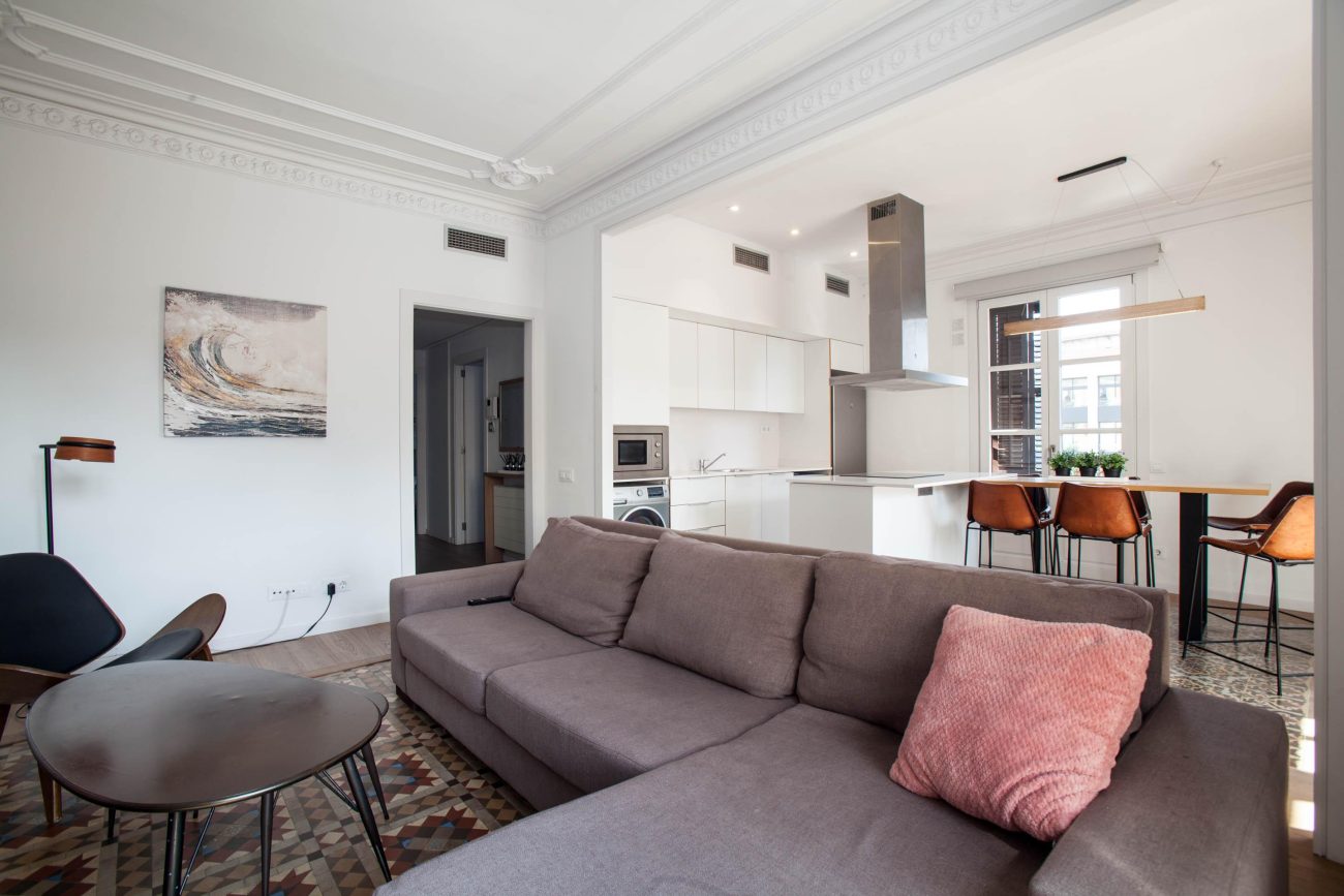 Spectacular apartment in a stately building in the heart of Barcelona