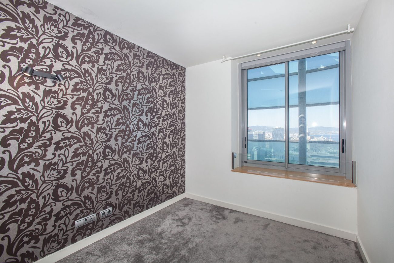 Penthouse on the 25th floor in a prestigious residential complex