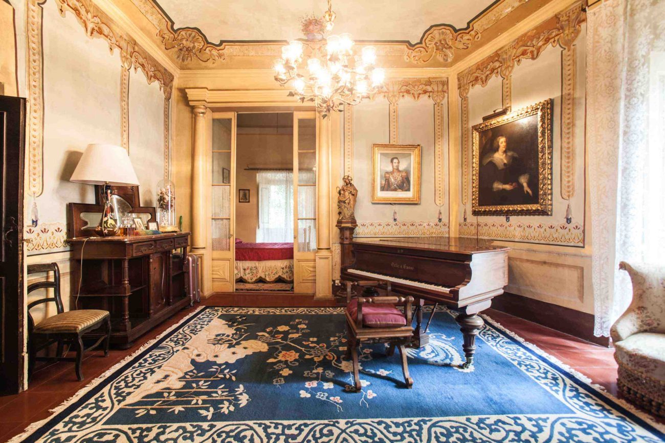 Stately 17th century mansion in Emporda