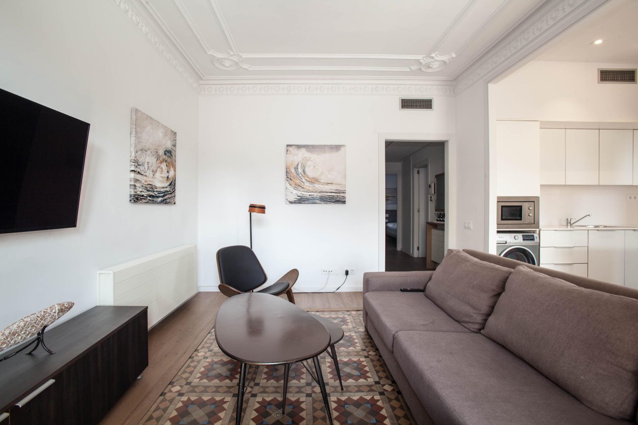 Spectacular apartment in a stately building in the heart of Barcelona