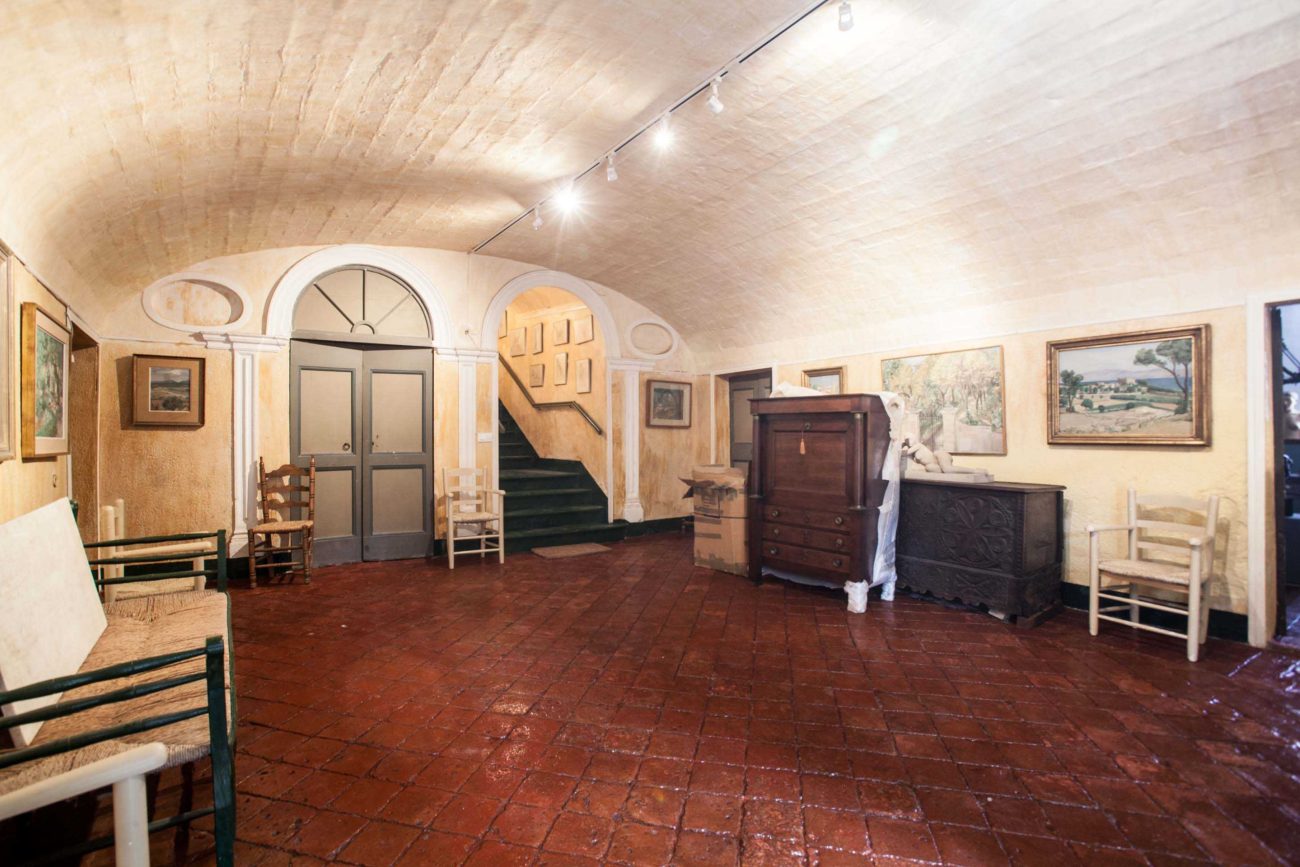 Stately 17th century mansion in Emporda