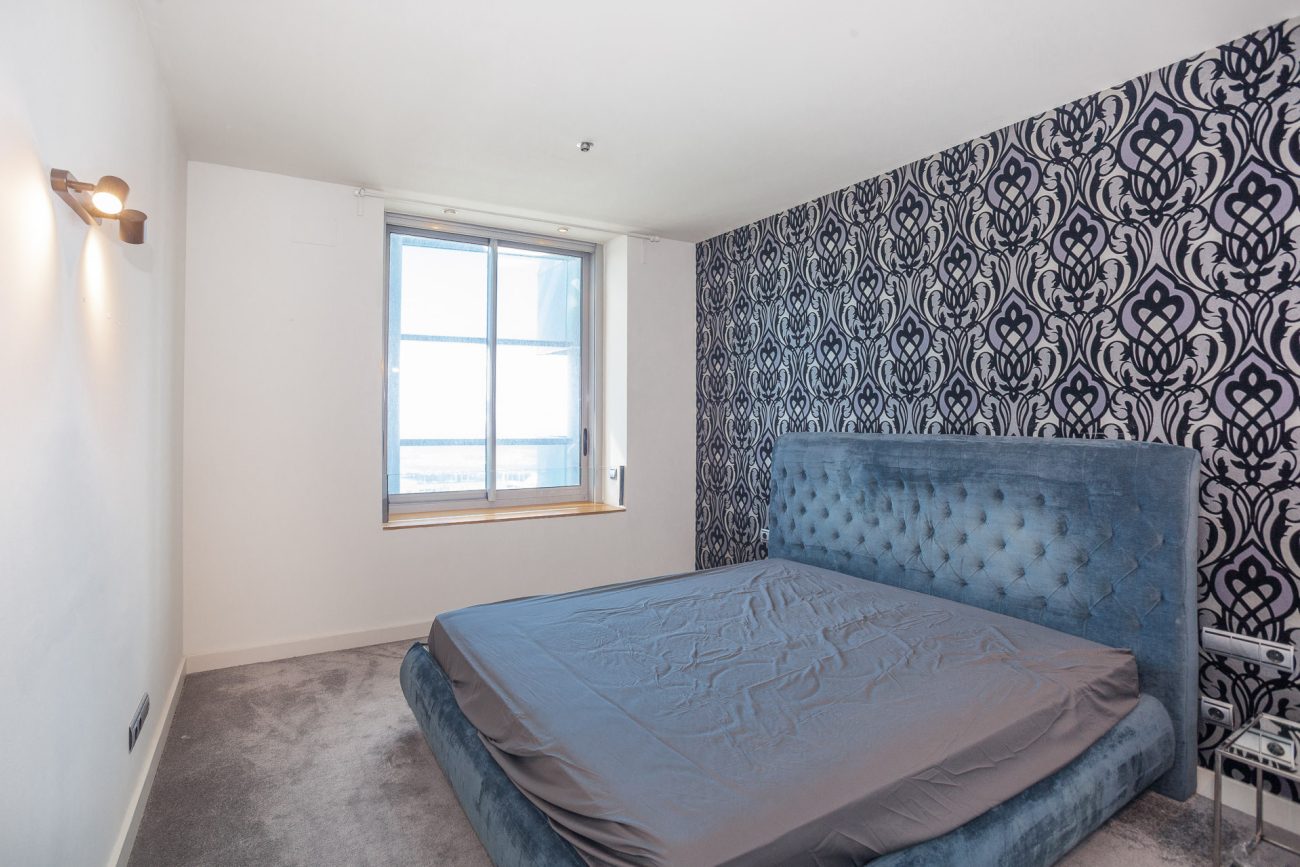 Penthouse on the 25th floor in a prestigious residential complex
