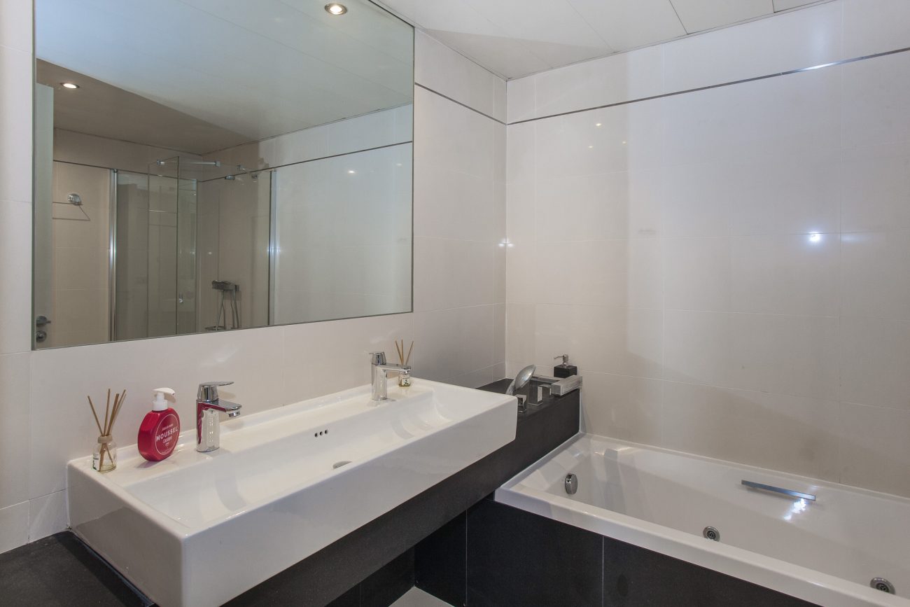 Penthouse on the 25th floor in a prestigious residential complex