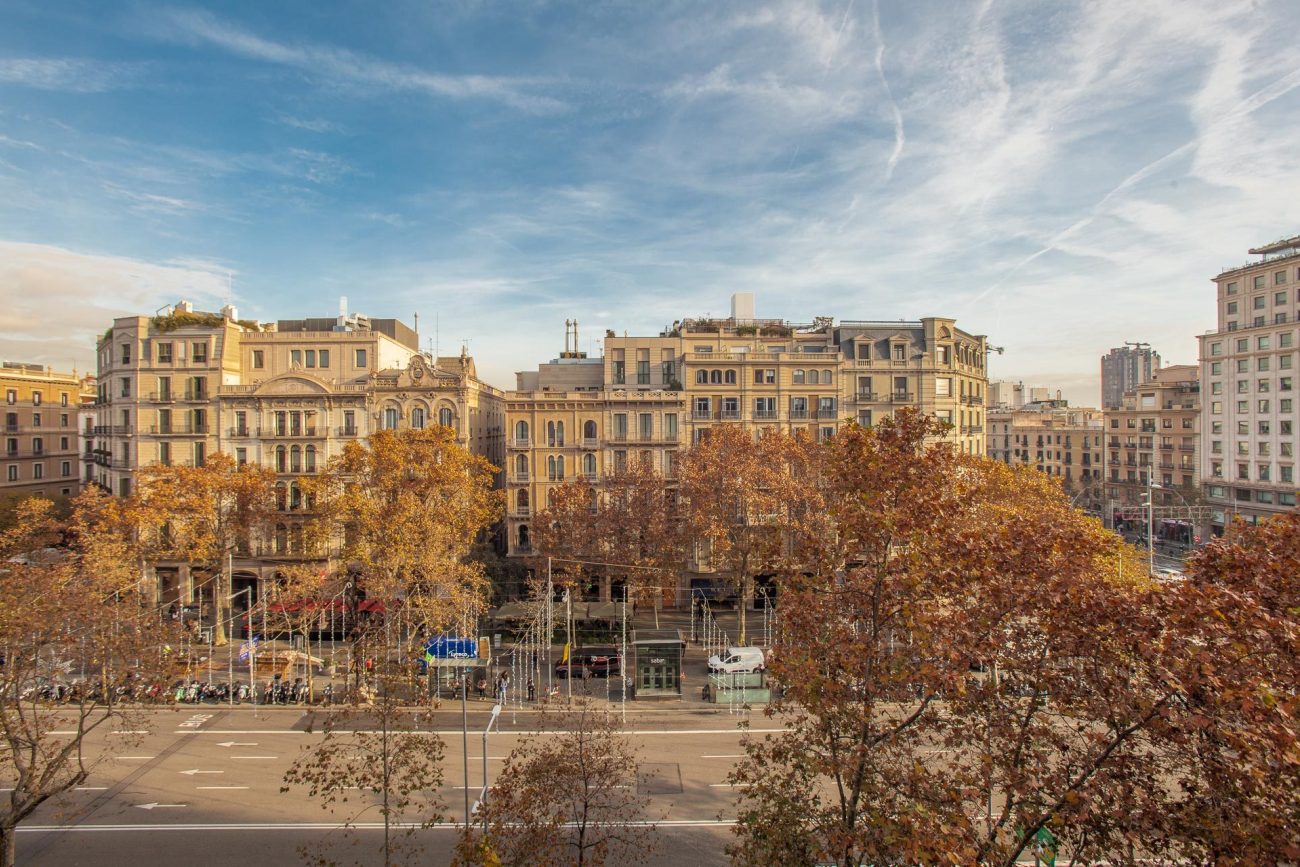 Quiet renovated apartment on Paseo de Gracia with tourist license