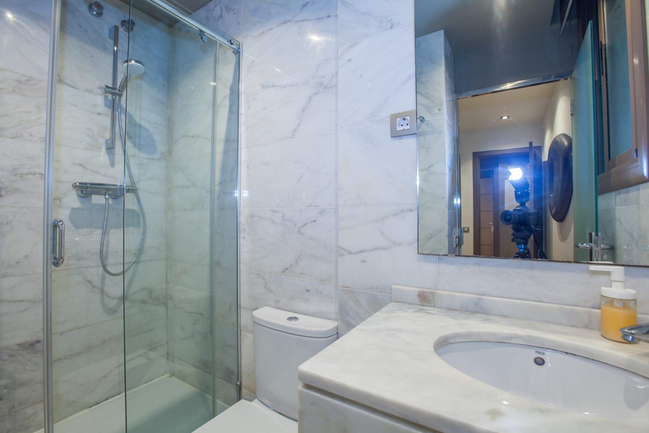 Quiet renovated apartment on Paseo de Gracia with tourist license