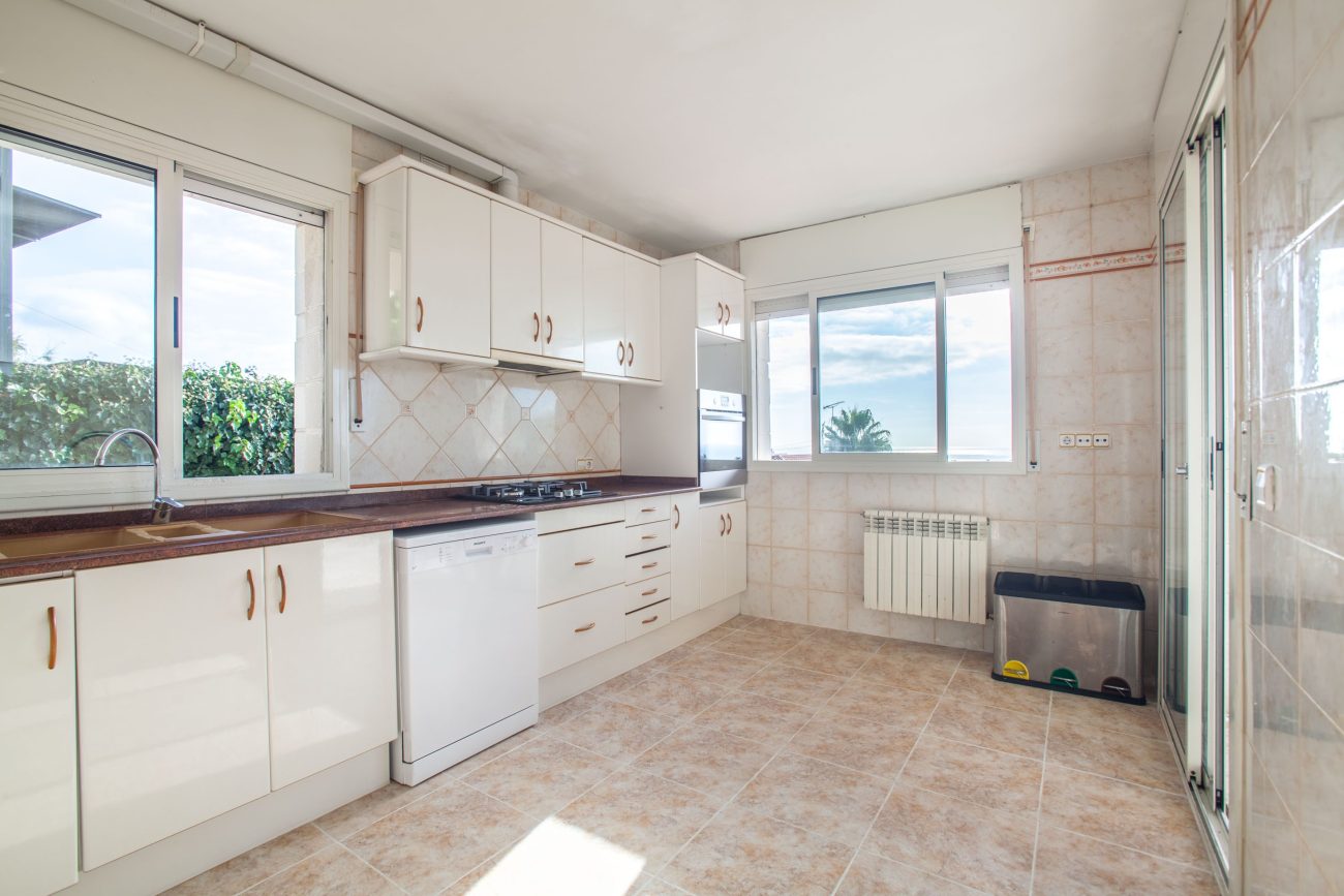 Bright house with sea views in Sitges