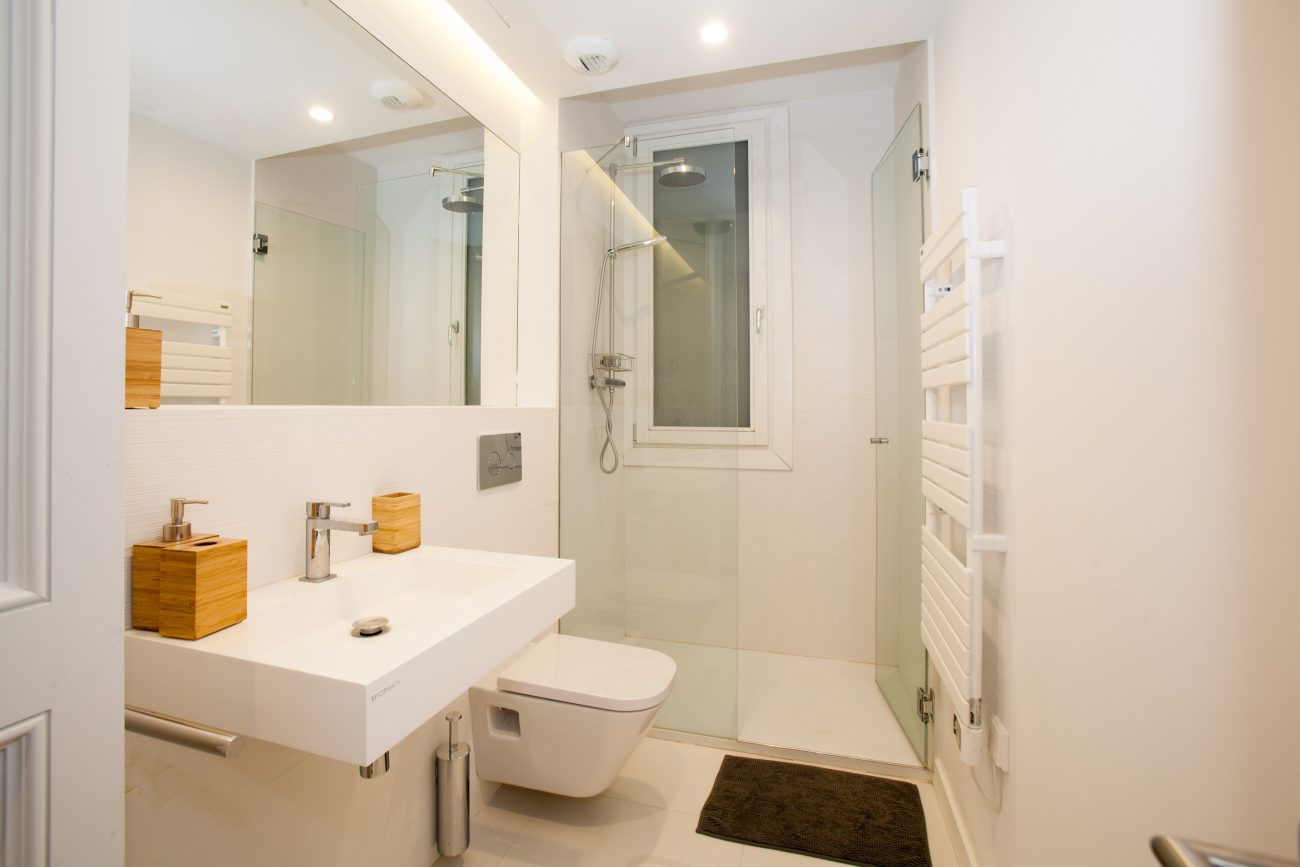 SPECTACULAR APARTMENT IN A NOBLE ESTATE IN THE HEART OF BARCELONA