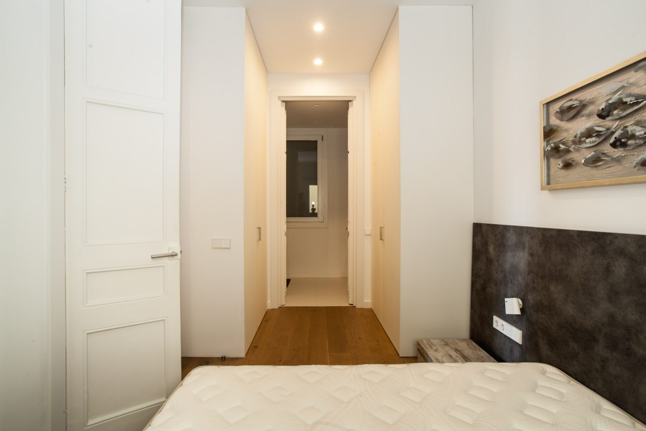 Spectacular apartment in a stately building in the heart of Barcelona