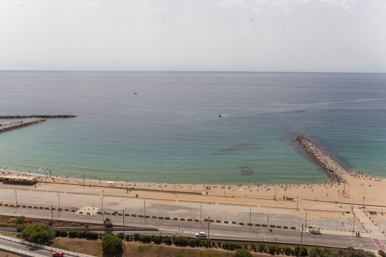 Seafront apartment with panoramic views in the most prestigious residential complex in Barcelona