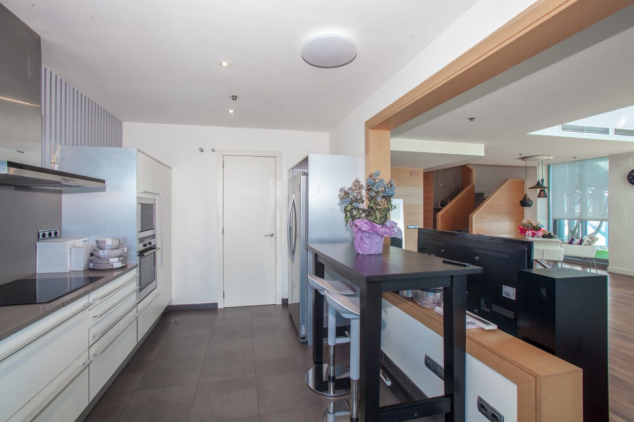 Penthouse on the 25th floor in a prestigious residential complex