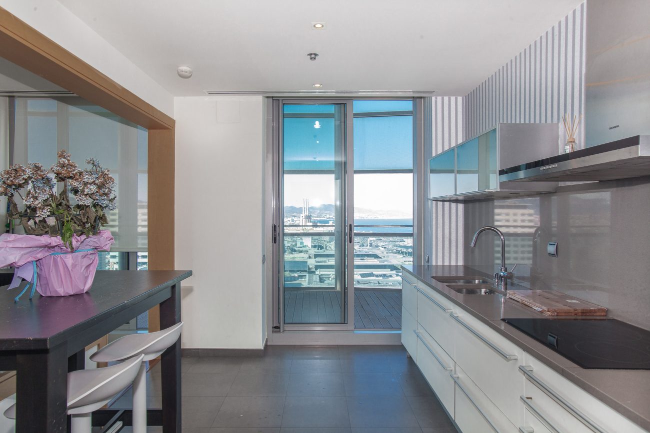 Penthouse on the 25th floor in a prestigious residential complex