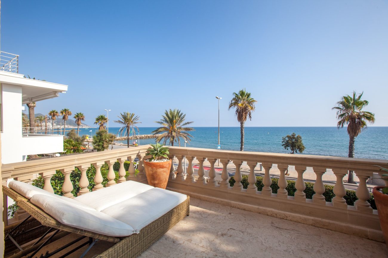 An Exclusive House on the first line to the sea in Sitges