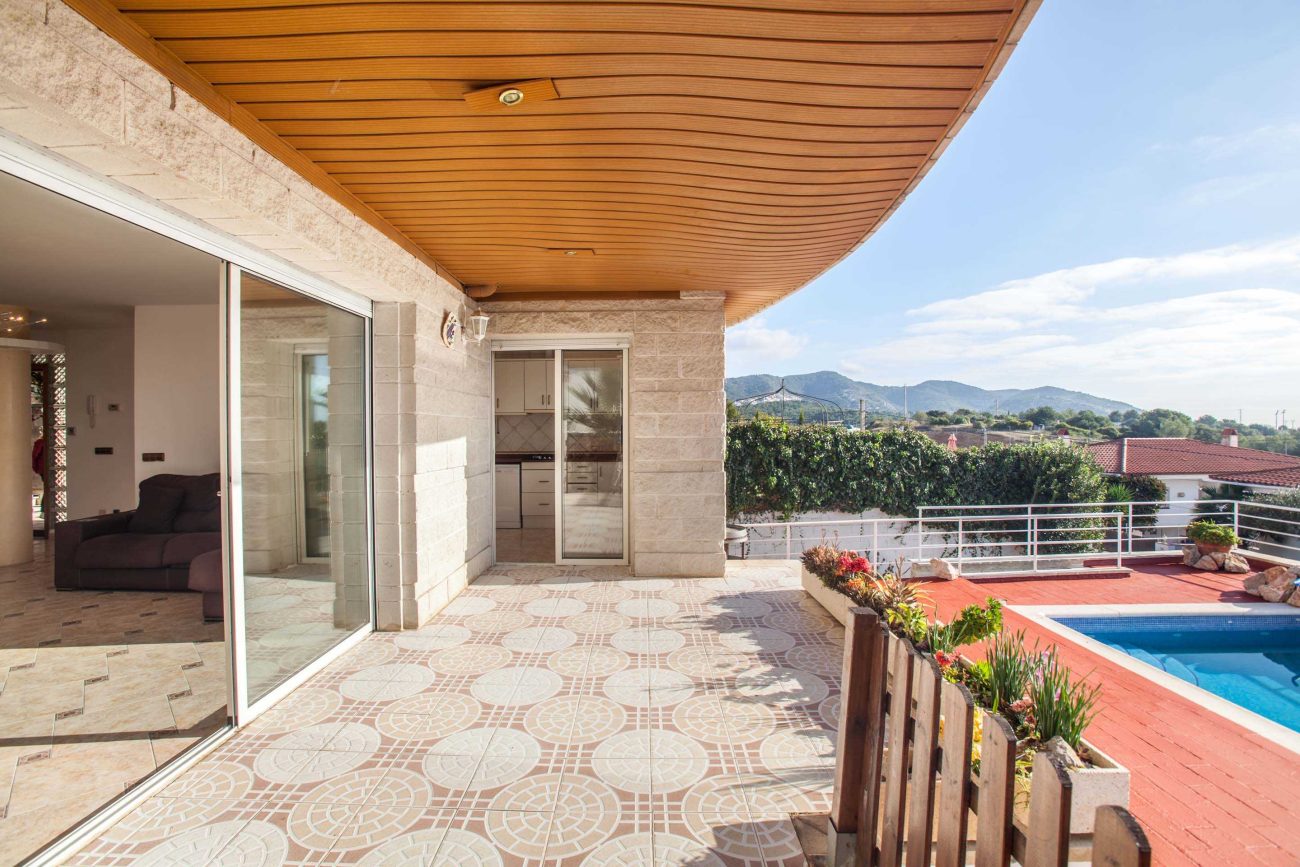 Bright house with sea views in Sitges