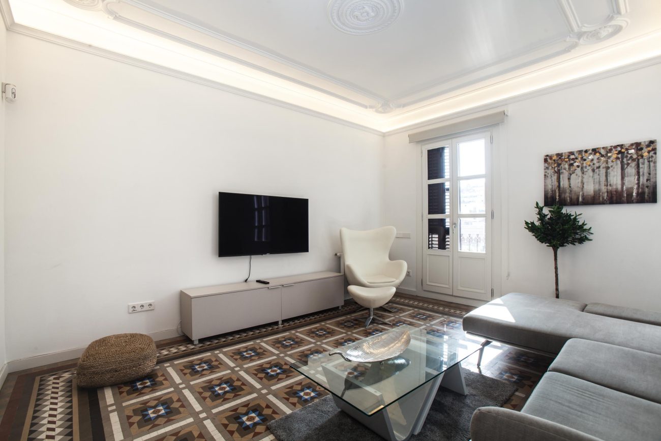 Spectacular apartment in a stately building in the heart of Barcelona