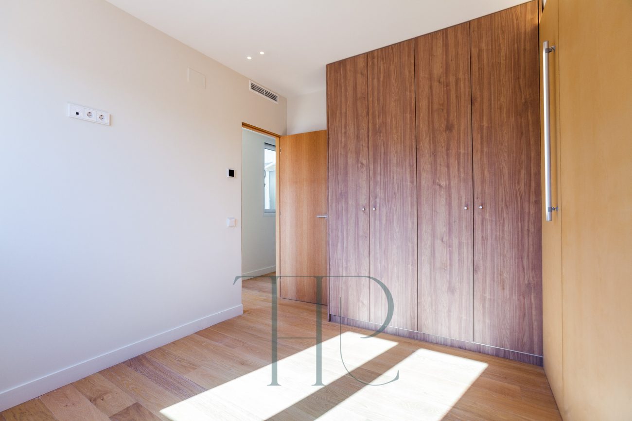 Spectacular penthouse with two large terraces and high-quality finishes