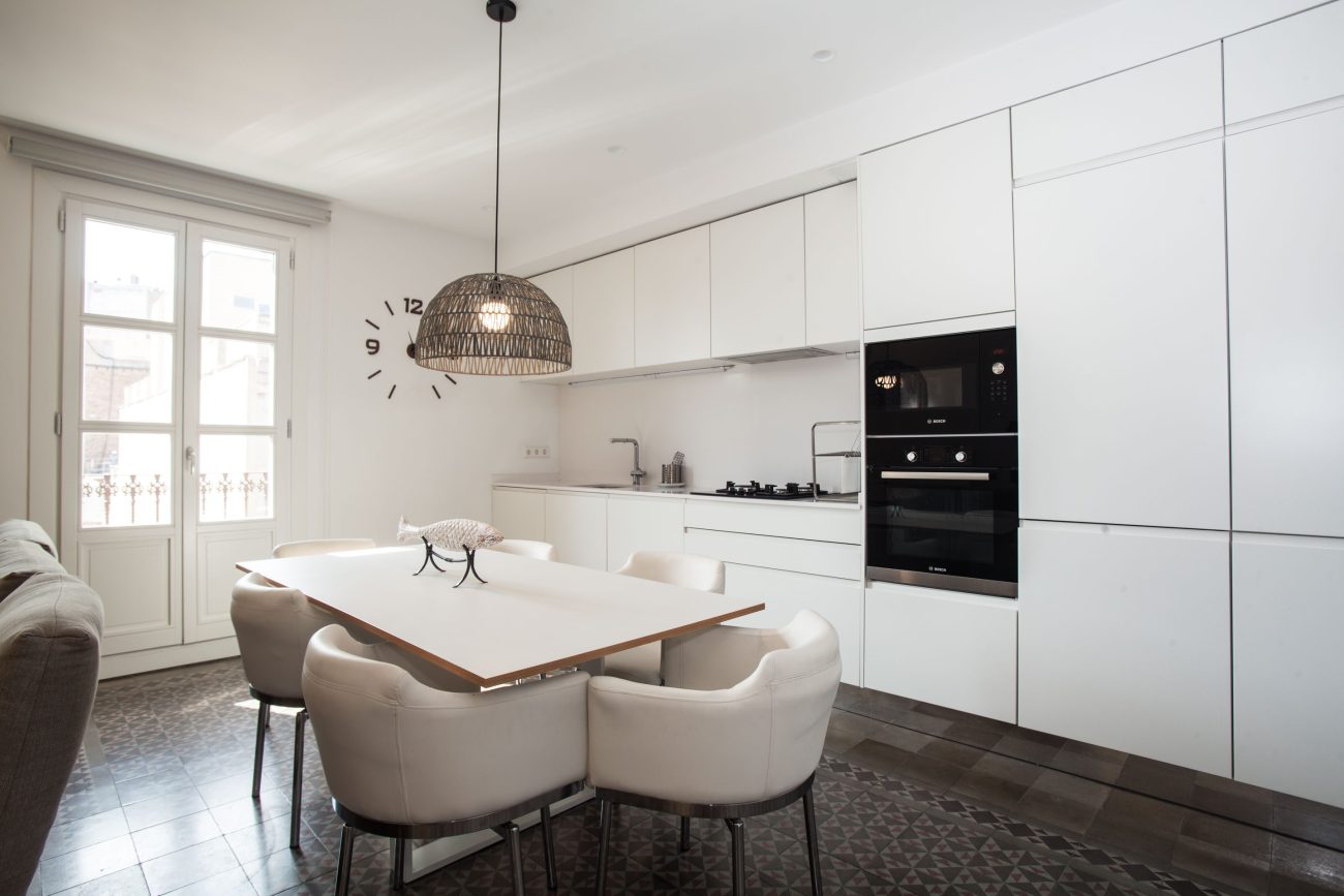 Spectacular apartment in a stately building in the heart of Barcelona