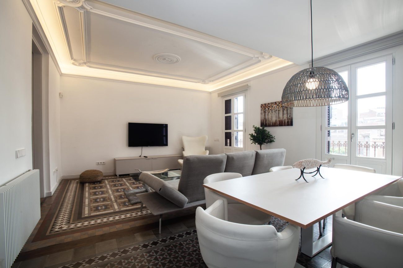 Spectacular apartment in a stately building in the heart of Barcelona