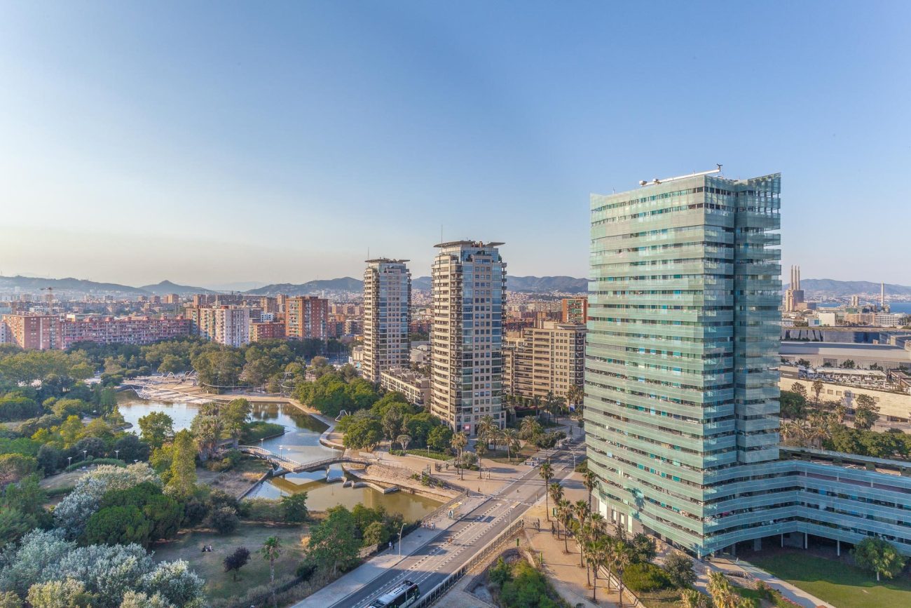 Exclusive view apartment on the first line of the sea