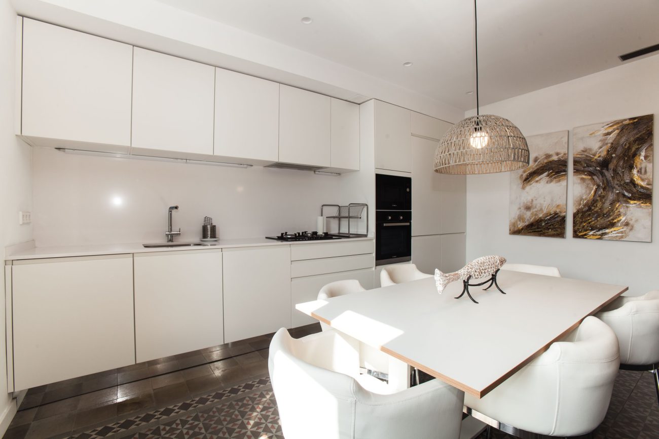 Spectacular apartment in a stately building in the heart of Barcelona