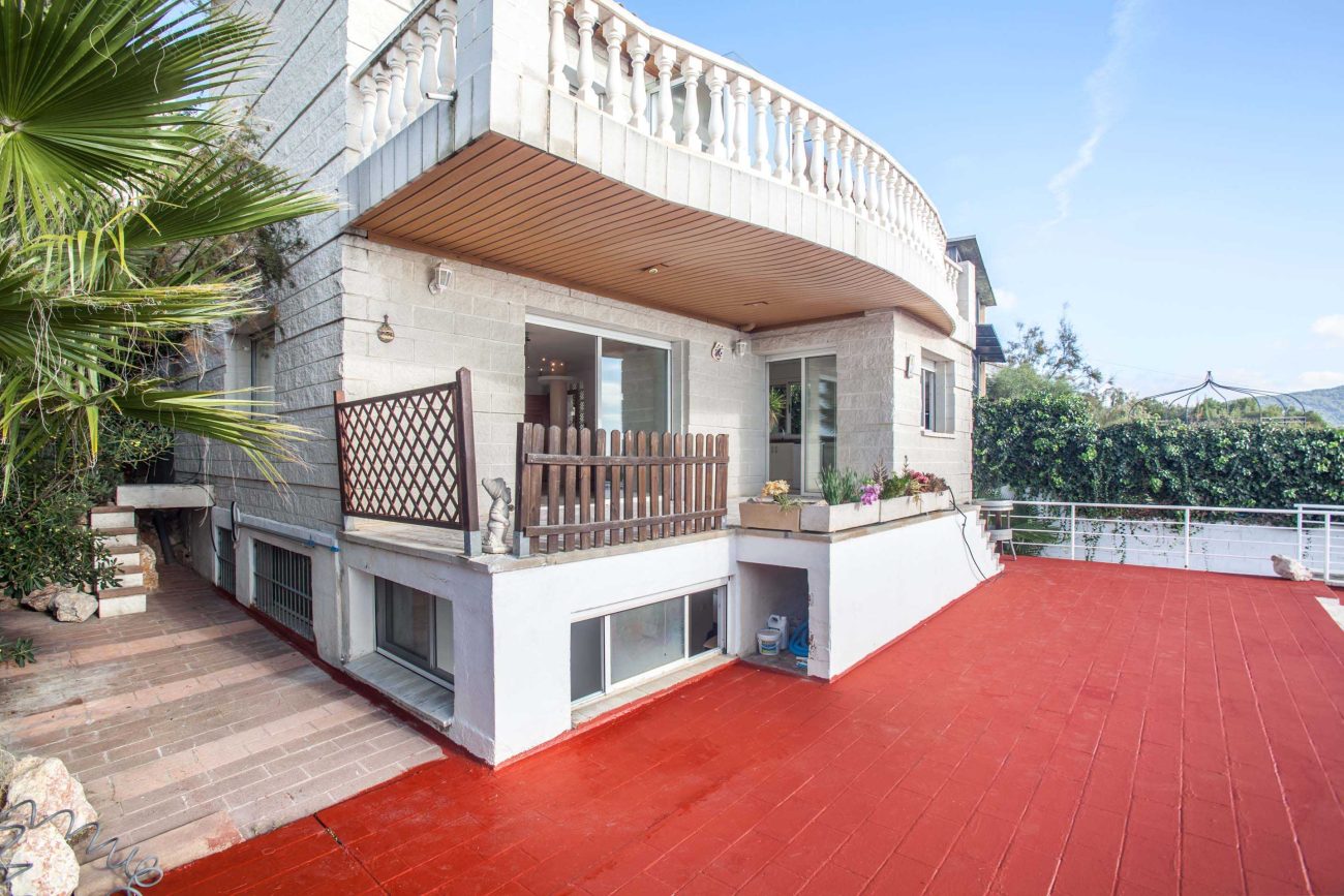 Bright house with sea views in Sitges
