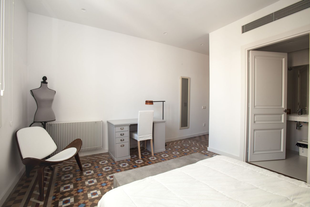 Spectacular apartment in a stately building in the heart of Barcelona