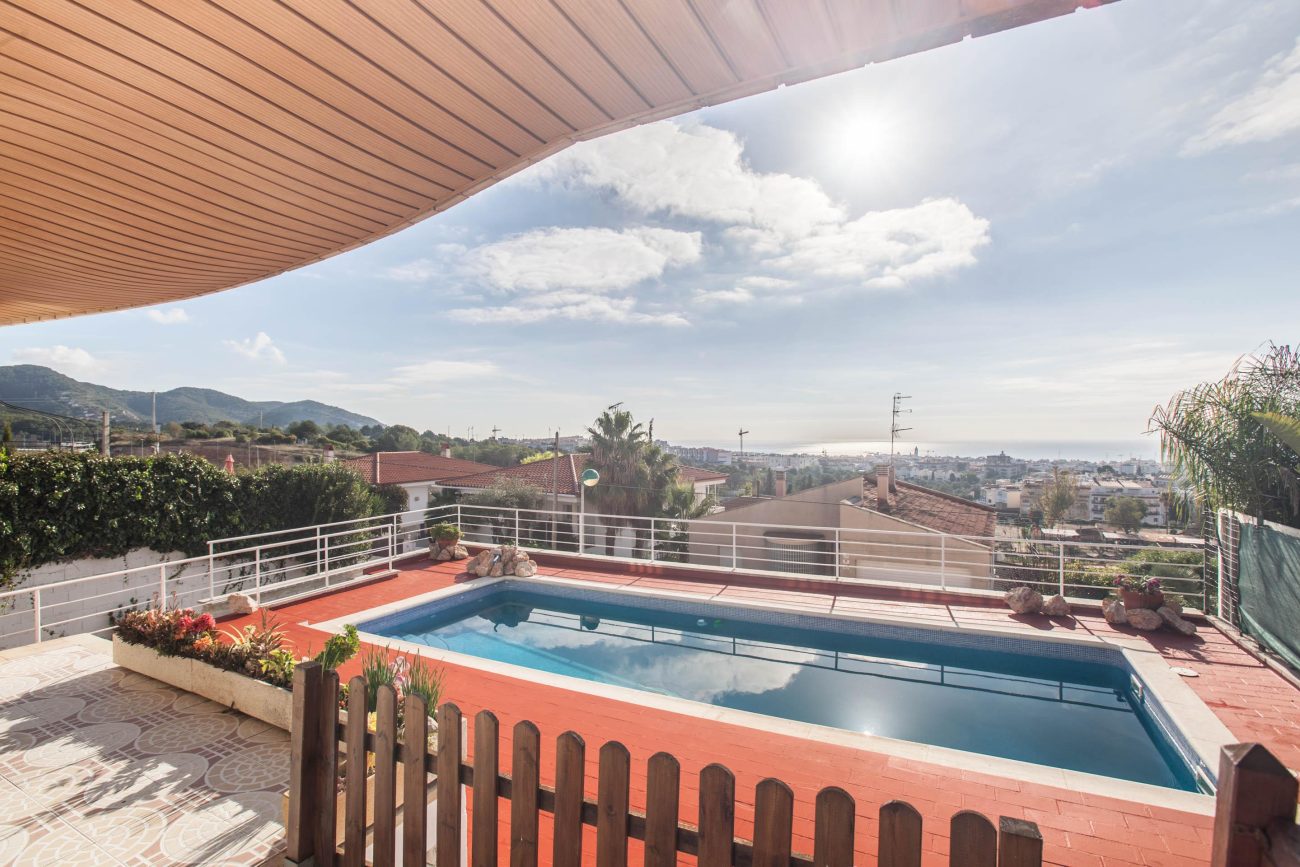 Bright house with sea views in Sitges