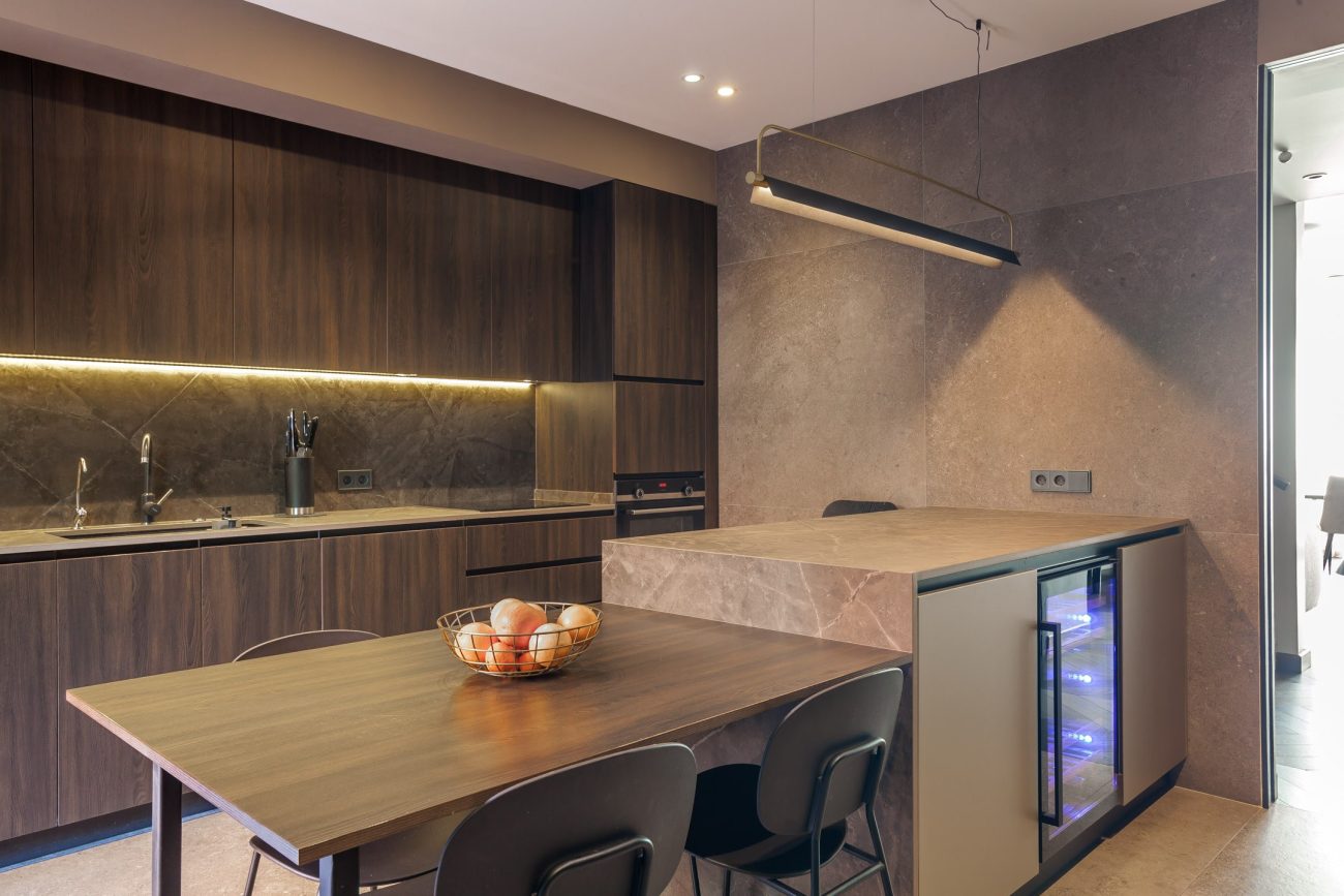 Immerse yourself in the luxury seaside experience in this frontline gem in Castelldefels with eco-innovative and technological features!