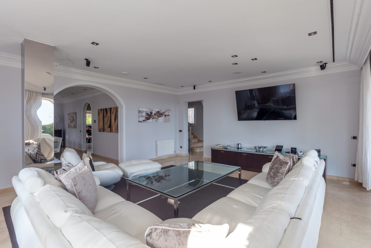 An Exclusive House on the first line to the sea in Sitges