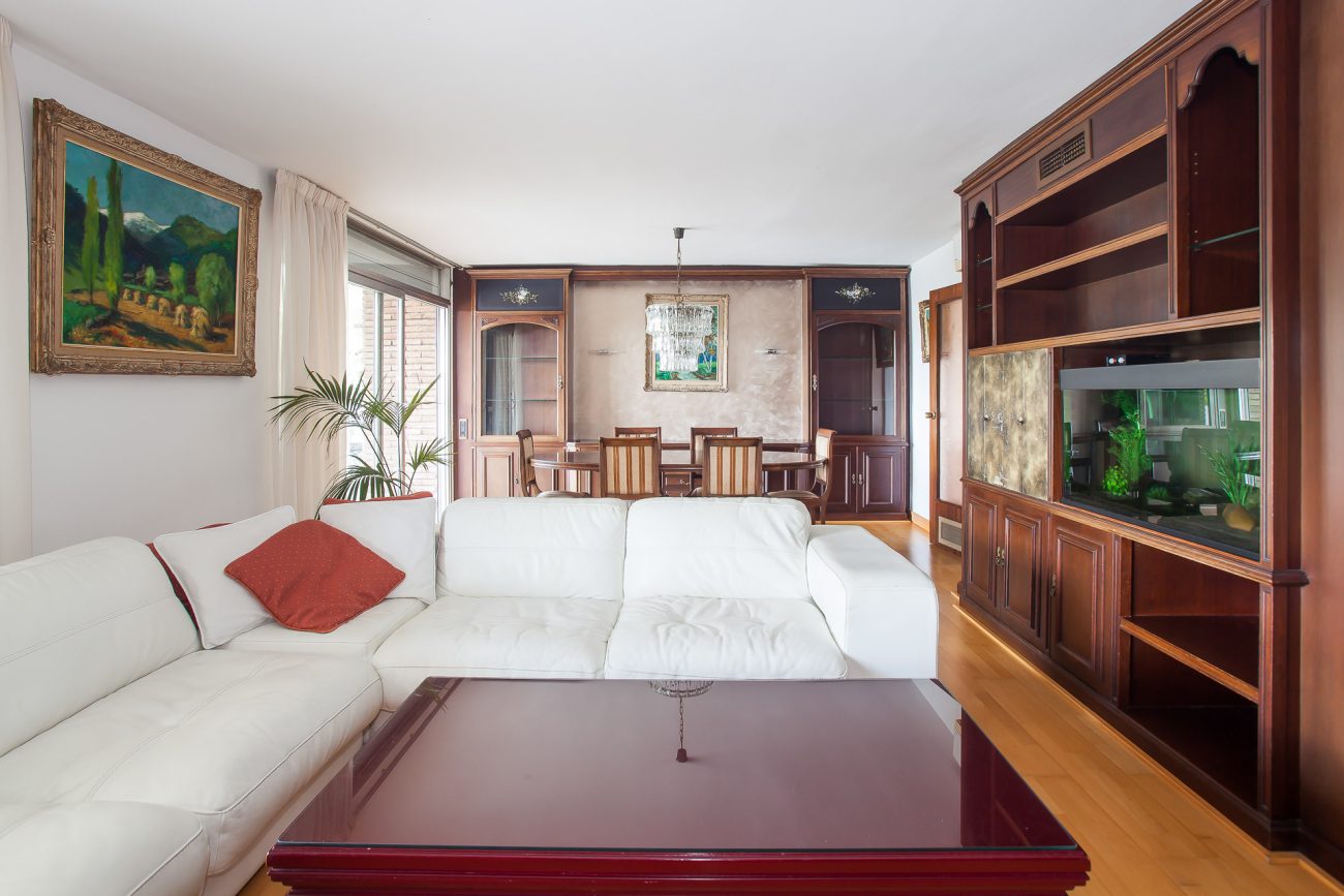 Penthouse with terrace and pool in the best area of ​​Gavá