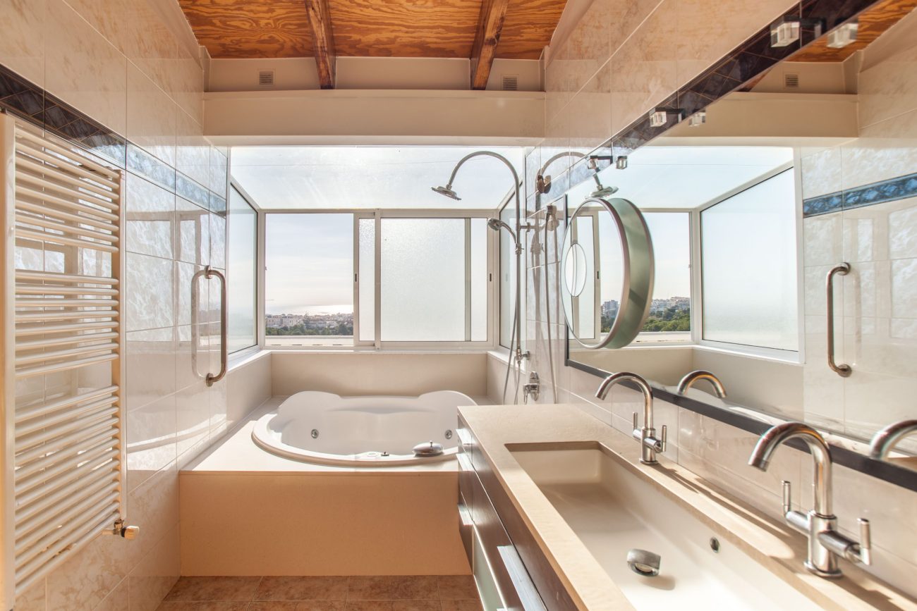 Bright house with sea views in Sitges