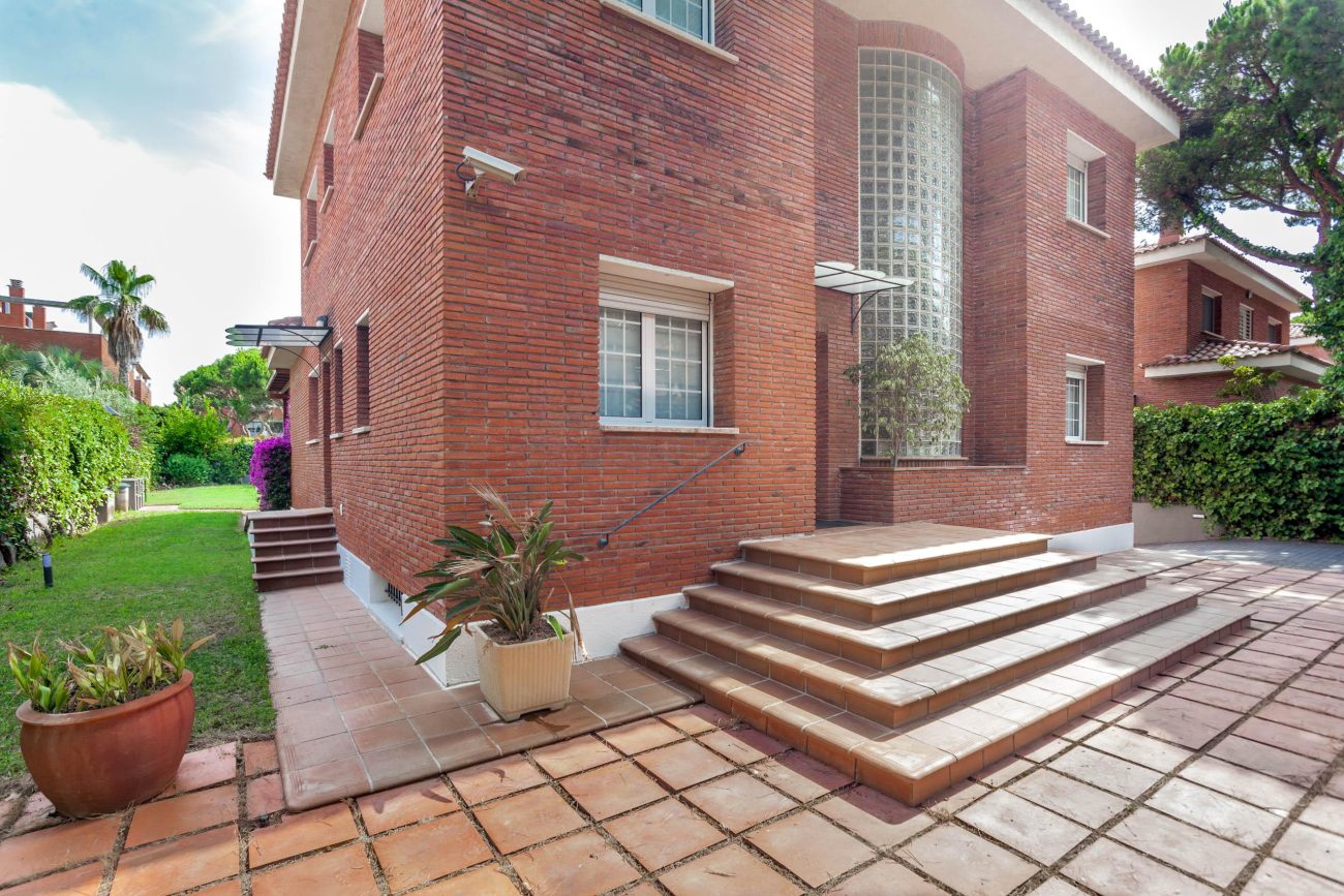 Exclusive home in the best residential area of Gavá Mar